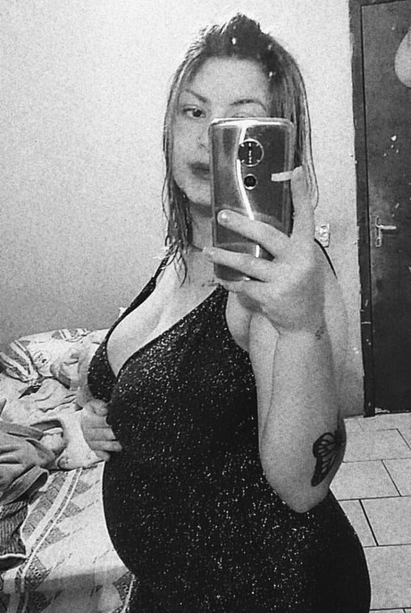 Nahá fotka uniklých OnlyFans od Cyntia K