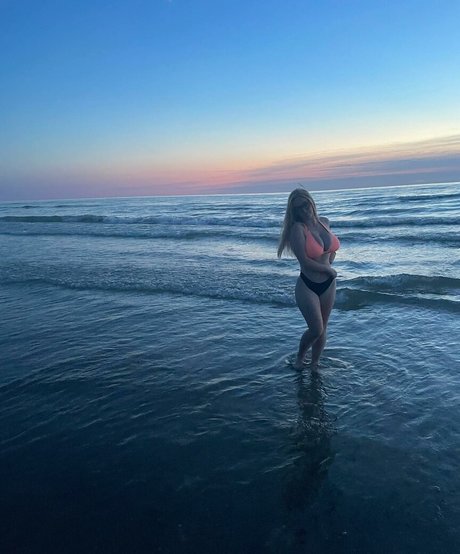 Nahá fotka uniklých OnlyFans od Hailey F