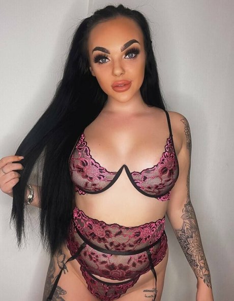 Alaston vuotanut OnlyFans-kuva Frankiemom