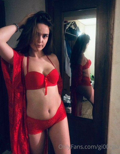 Naken läckt OnlyFans-bild av Gi00rgia