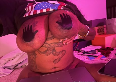 Foto nua vazada do OnlyFans de Monicamalone