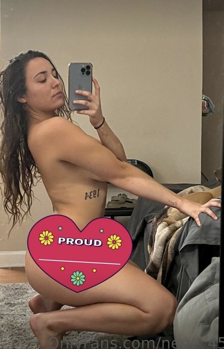 Naakte gelekte OnlyFans-foto van Nene45
