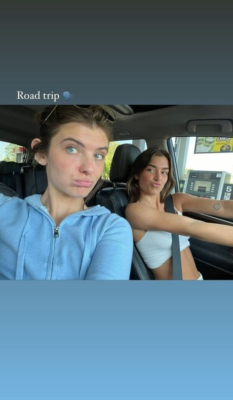 Foto di nudo di fuga di OnlyFans di Schlenker Sisters