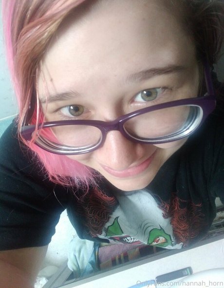 Hannah_horn