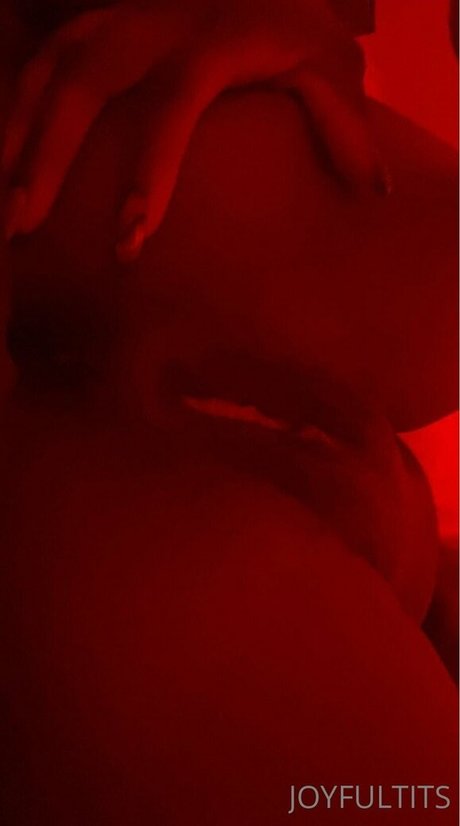 Joyfultits OnlyFans泄露裸照