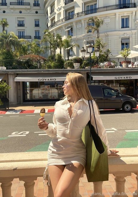 Naakte gelekte OnlyFans-foto van Hottestvenusvip