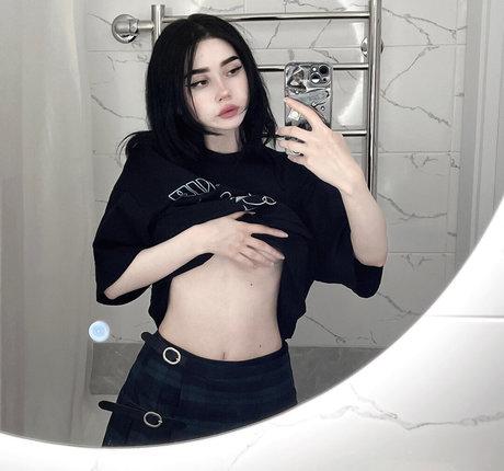 Naken lekkede OnlyFans-bilde av Alskohope