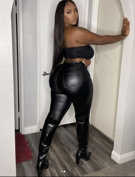 Naken lekkede OnlyFans-bilde av Nathalia Domingos