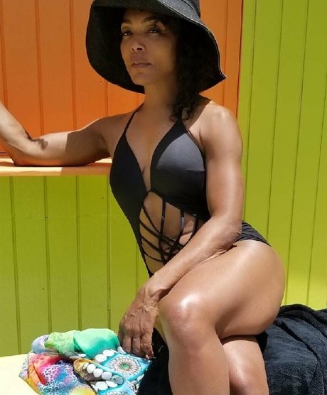 Angela Bassett