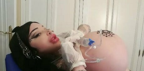 Naken lekkede OnlyFans-bilde av Lurciferadollx