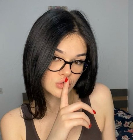 Naken läckt OnlyFans-bild av Mariedny