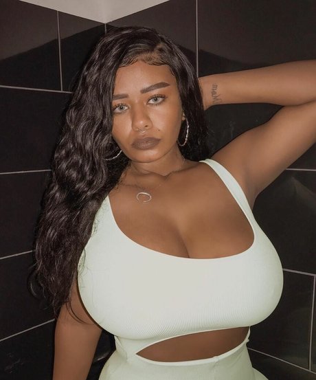 Nahá fotka uniklých OnlyFans od Justnati