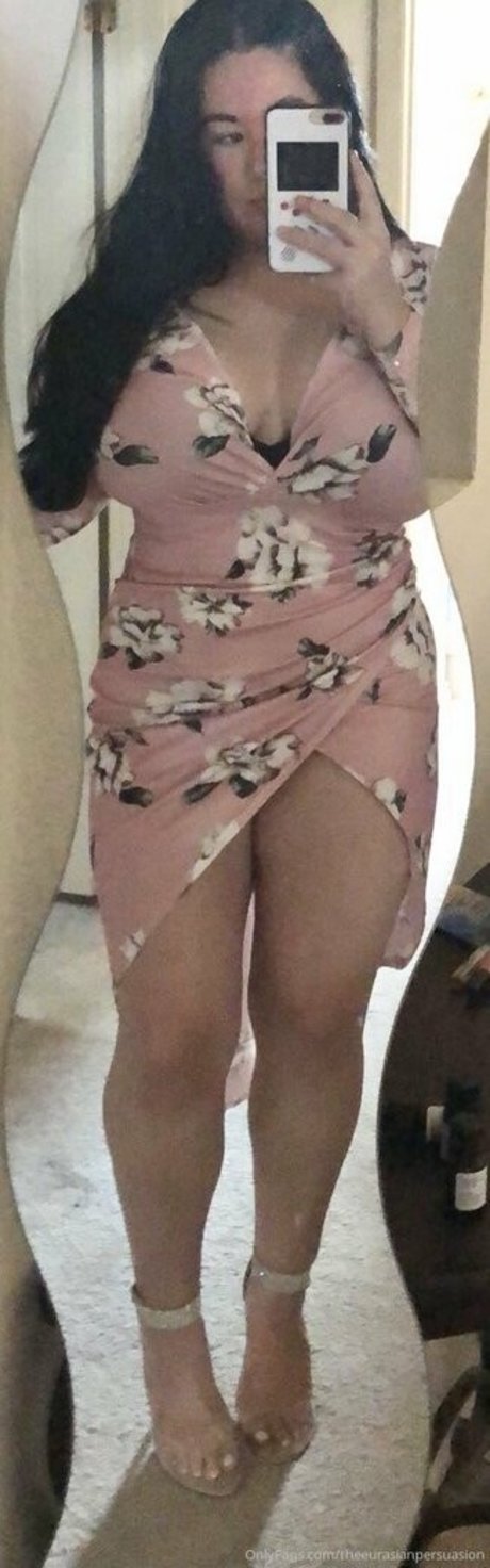 Nahá fotka uniklých OnlyFans od Theeurasianpersuasion