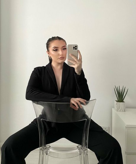 Naken lekkede OnlyFans-bilde av Sammie Warren