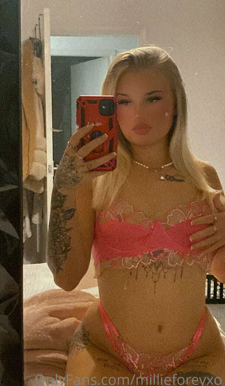Nacktes geleaktes OnlyFans-Foto von Millieforeyxo