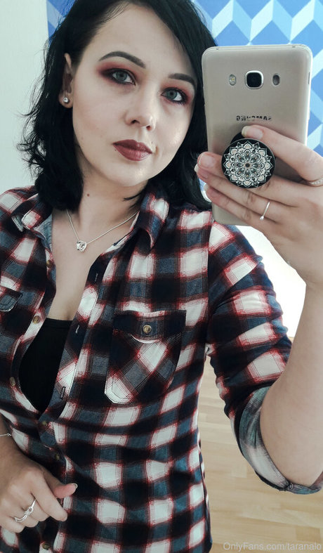 Naken lekkede OnlyFans-bilde av Taranalo