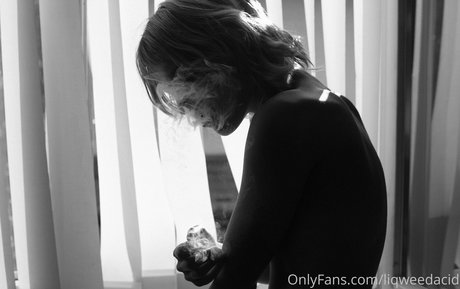 Naken lekkede OnlyFans-bilde av Liqweedacid
