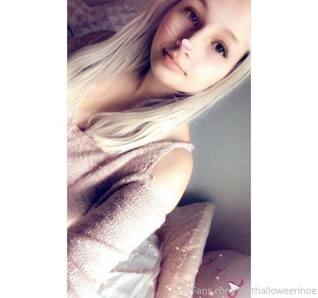 Foto desnuda filtrada de OnlyFans de Xoxbuttonsbabee