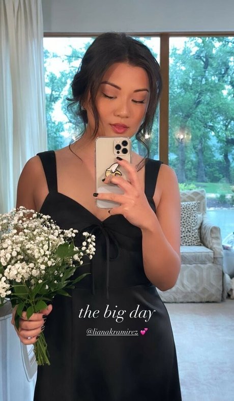 Naakte gelekte OnlyFans-foto van Kristina Ho