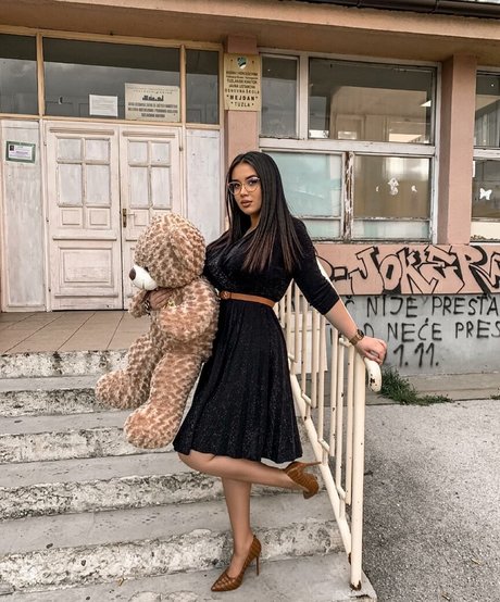 Emina Jahi