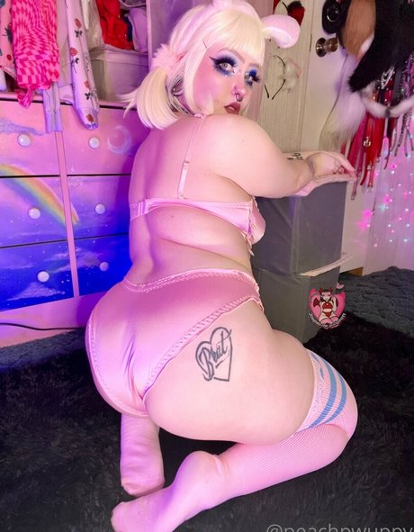 Alasti lekkinud OnlyFans-i pilt Peachpwuppy